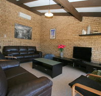 Clearview 2/8 Bogong Street - Lightning Ridge Tourism