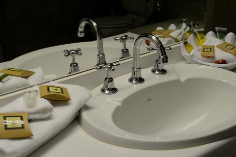 Club Inn Motel - Lightning Ridge Tourism 0