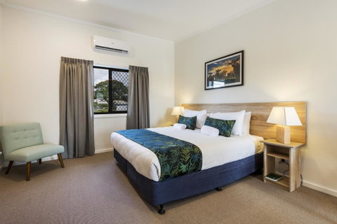 Club Maclean Motel - Lightning Ridge Tourism 0