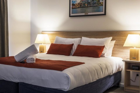 Club Maclean Motel - Lightning Ridge Tourism 1