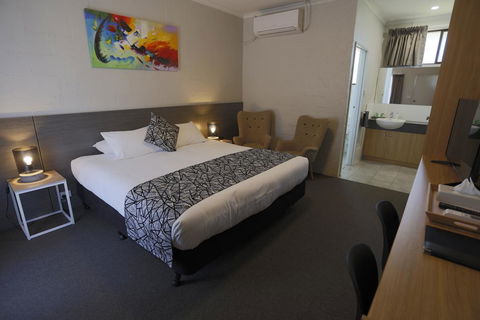 Coachman's Eden - Lightning Ridge Tourism 0