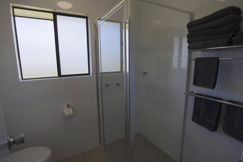 Coachman's Eden - Lightning Ridge Tourism 1