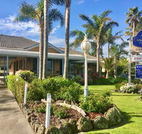 Coastal Waters Motor Inn - Lightning Ridge Tourism