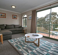 Cobb  Co 3/39 Cobbon Crescent - Lightning Ridge Tourism