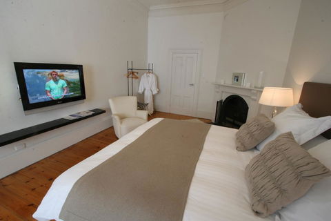 Colhurst House - Lightning Ridge Tourism 0