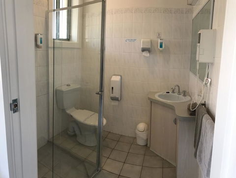 Comfort Inn The Lakes - Lightning Ridge Tourism 1