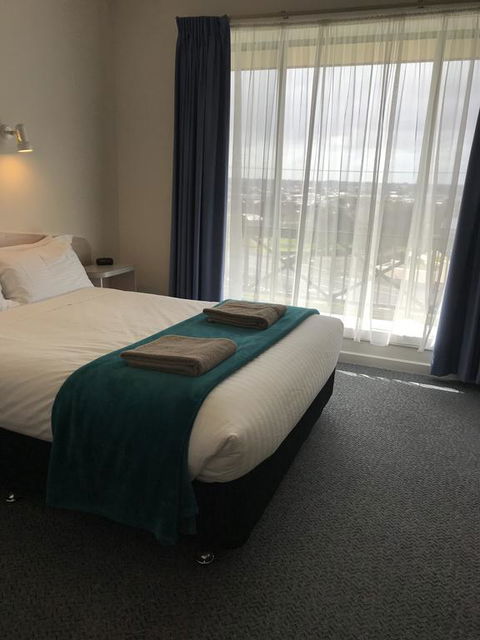 Comfort Inn The Lakes - Lightning Ridge Tourism 2
