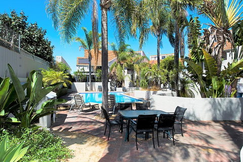 Como Mezzanine Retreat - Lightning Ridge Tourism 2