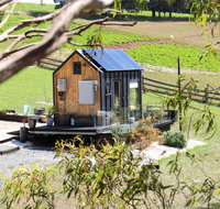 Compass Hut - Lightning Ridge Tourism