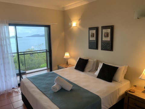 Compass Point 2 - Lightning Ridge Tourism 3
