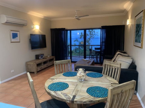 Compass Point 2 - Lightning Ridge Tourism 1