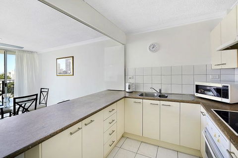 Condor Ocean View Apartments Surfers Paradise - Lightning Ridge Tourism 3