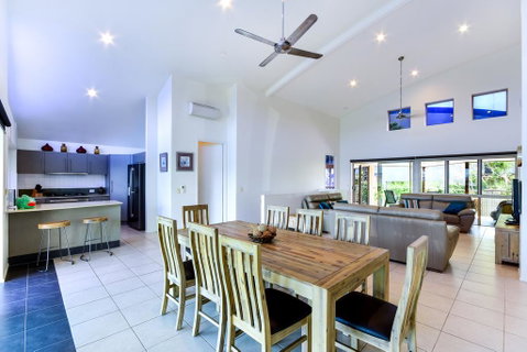 Cooinda Gardens - Lightning Ridge Tourism 1