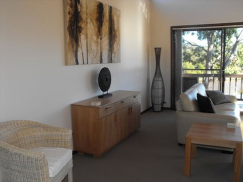 Coolabah Court Merimbula - Lightning Ridge Tourism 2