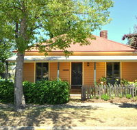 Cooma Cottage - Lightning Ridge Tourism