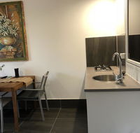 Coonawarra Cabins Unit A - Lightning Ridge Tourism
