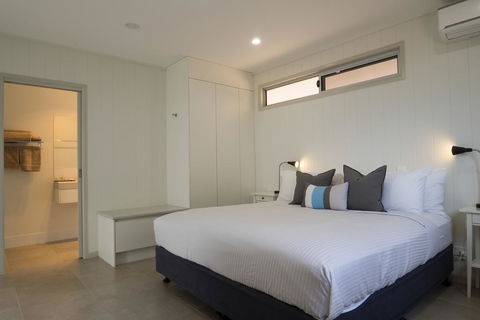 Cooper's Country Lodge - Lightning Ridge Tourism 0