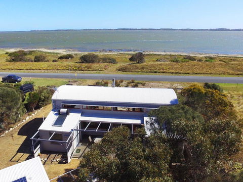 Coorong Aurora - Breathtaking Waterfront Escape - Lightning Ridge Tourism 1