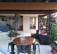 Cosy self-contained and central to everywhere - Lightning Ridge Tourism
