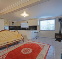 Cottage in the Country - Lightning Ridge Tourism