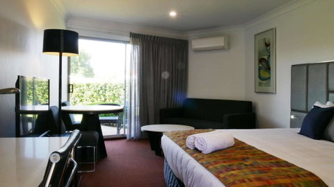 Country Capital Motel - Lightning Ridge Tourism 2