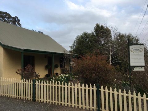 Country Pleasures Bed And Breakfast - Lightning Ridge Tourism 0