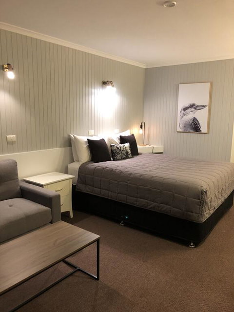 Country Roads Motor Inn - Lightning Ridge Tourism 2