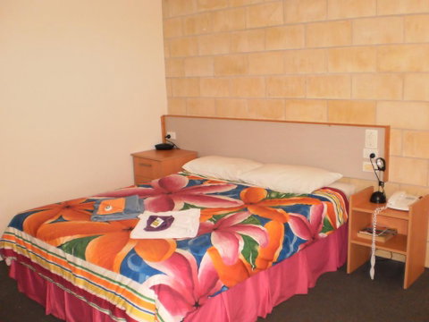 Country View Motel Ilbilbie - Lightning Ridge Tourism 1