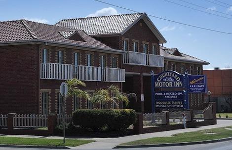 Courtyard Motor Inn - Lightning Ridge Tourism 0