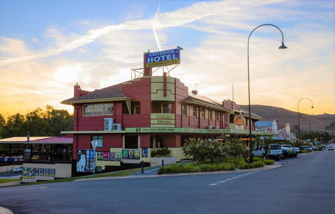 Criterion Hotel Gundagai - Lightning Ridge Tourism 0