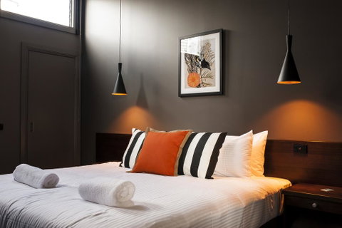 Criterion Hotel Sale - Lightning Ridge Tourism 1