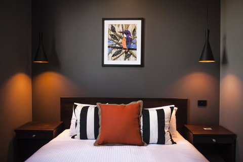 Criterion Hotel Sale - Lightning Ridge Tourism 2
