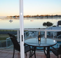 Crown Apartments - Lightning Ridge Tourism