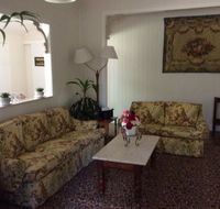 CupnSaucer Cottage - Lightning Ridge Tourism