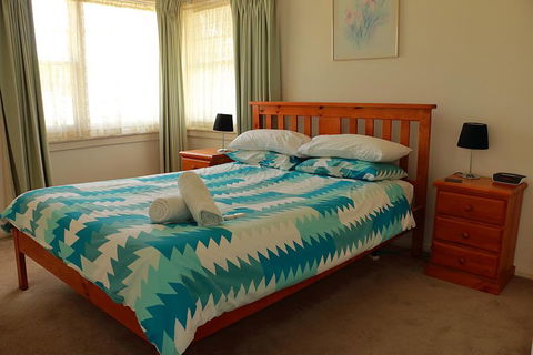 Curnows - Lightning Ridge Tourism 1