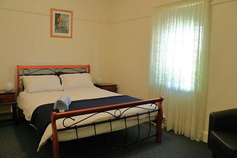 Curnows - Lightning Ridge Tourism 2