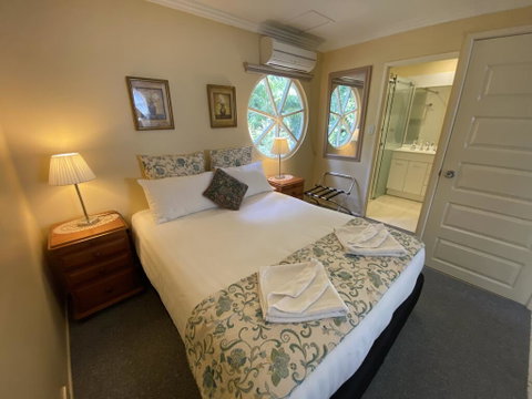Curtis Cottage - Lightning Ridge Tourism 1