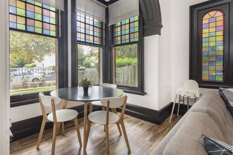 Dalziel Lodge - Lightning Ridge Tourism 2