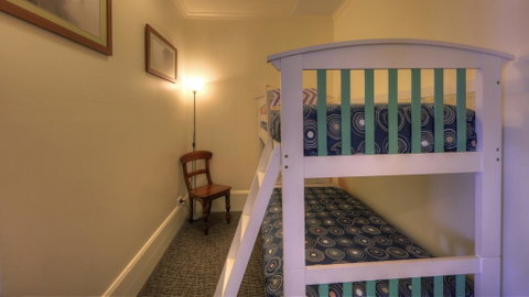 Dannebrog Lodge - Lightning Ridge Tourism 1
