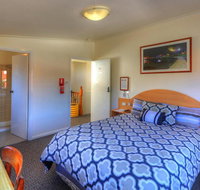 Dannebrog Lodge - Lightning Ridge Tourism