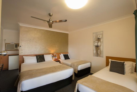 David Motor Inn - Lightning Ridge Tourism 2
