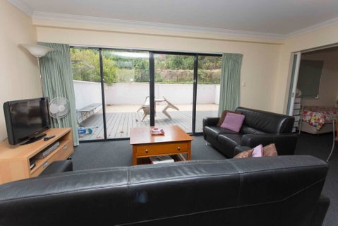 Debs Apartment MtsBay - Lightning Ridge Tourism 3