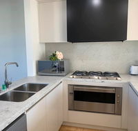 Delicate and Peaceful Bundoora Townhouse 10 - Lightning Ridge Tourism