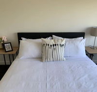Delicate and Peaceful Bundoora Townhouse 11-R3 - Lightning Ridge Tourism
