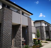 Delicate and Peaceful Bundoora Townhouse 12 - Lightning Ridge Tourism