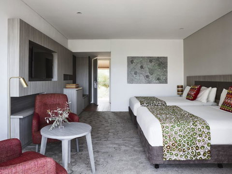 Desert Gardens Hotel - Lightning Ridge Tourism 3