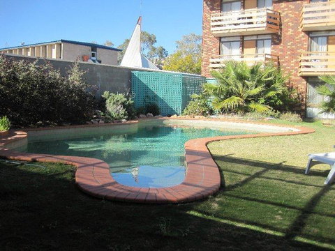 Desert Rose Inn Alice Springs - Lightning Ridge Tourism 3