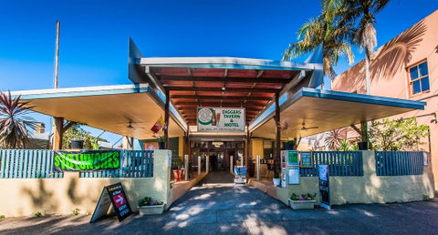 Diggers Tavern - Lightning Ridge Tourism 0