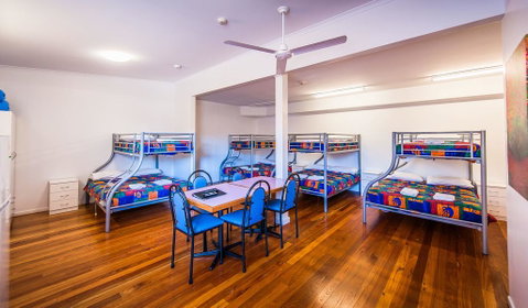 Diggers Tavern - Lightning Ridge Tourism 3