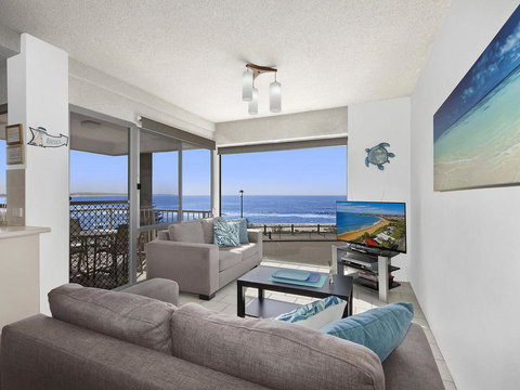 Dolphin Court 5 - Lightning Ridge Tourism 1